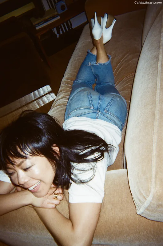 Ali Ahn photo 9 of 61