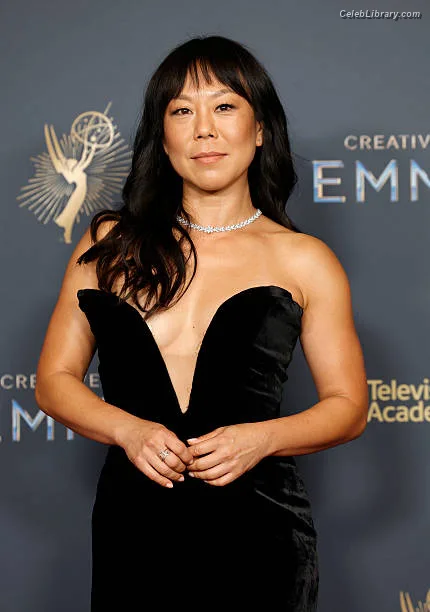 Ali Ahn photo 10 of 61