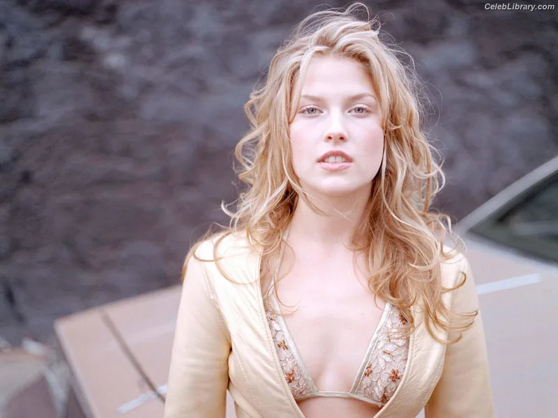 Ali larter photo 22 of 568