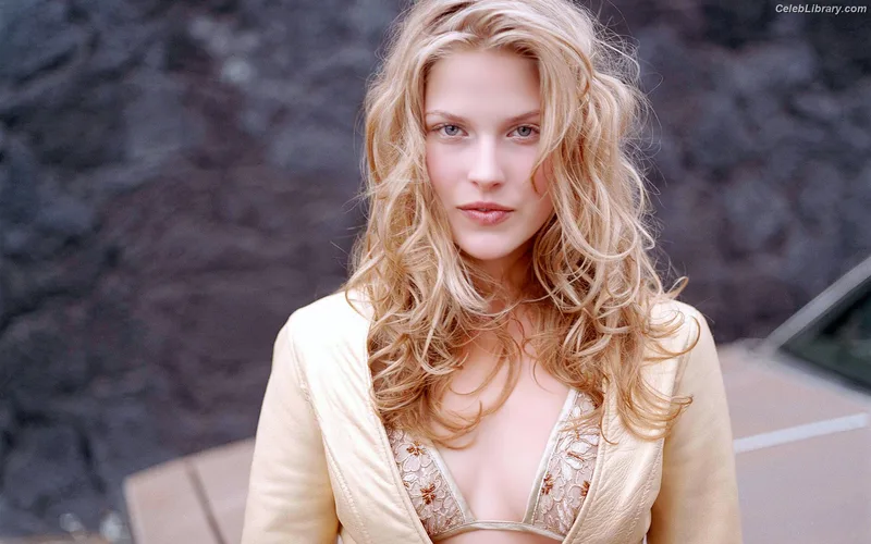 Ali larter photo 1 of 568