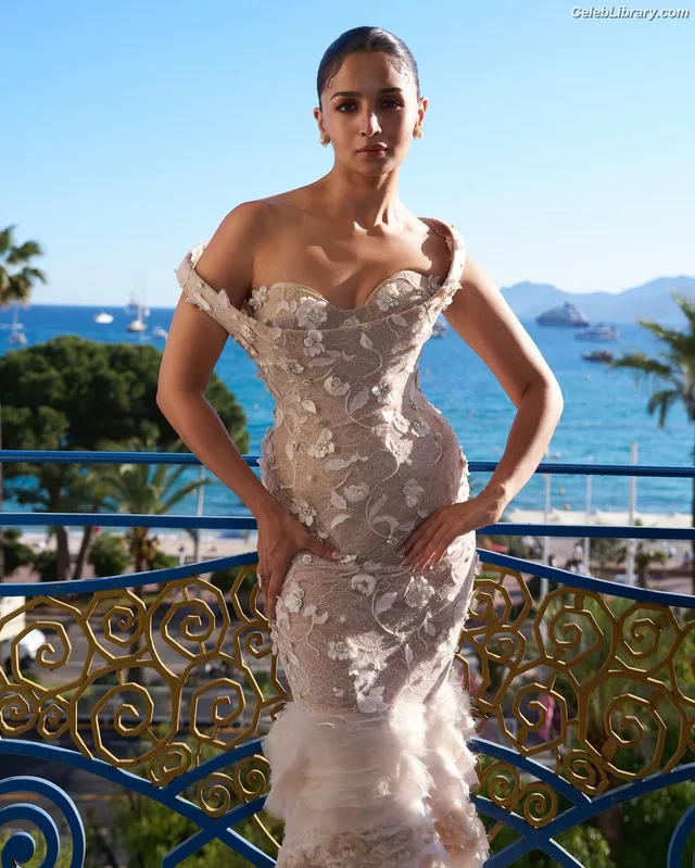 Alia Bhatt photo 4 of 167