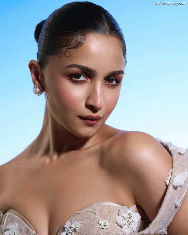 Alia Bhatt photo 2 of 167
