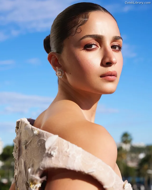 Alia Bhatt photo 11 of 167