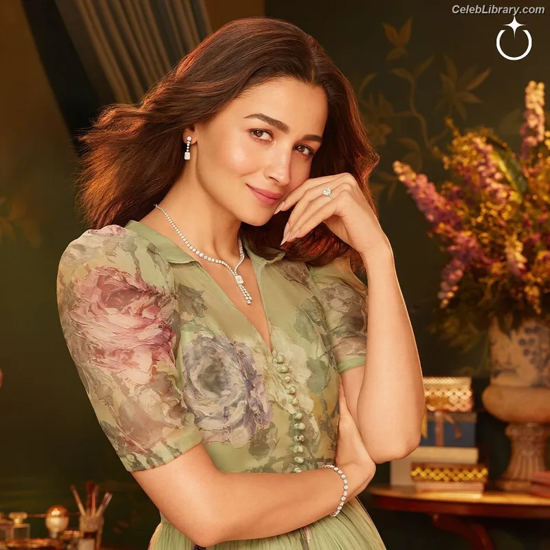 Alia Bhatt photo 16 of 167