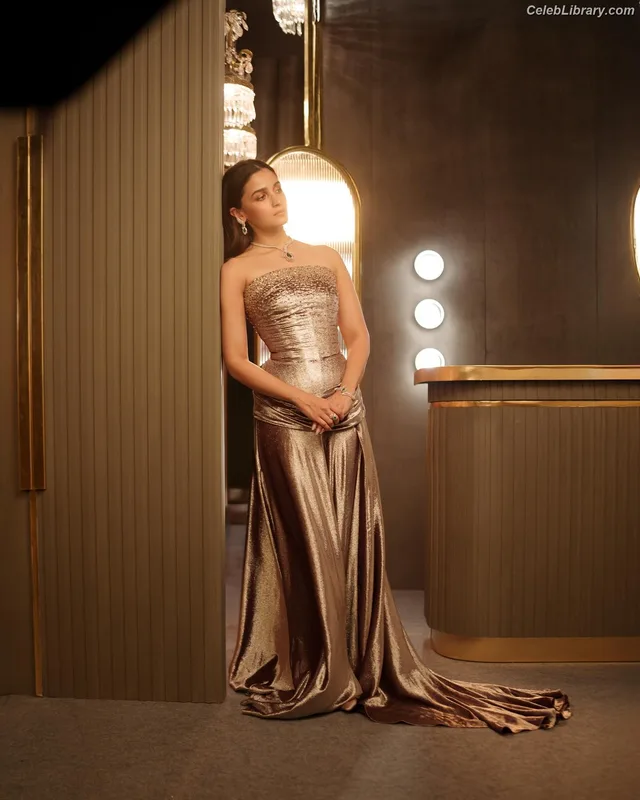 Alia Bhatt photo 7 of 167