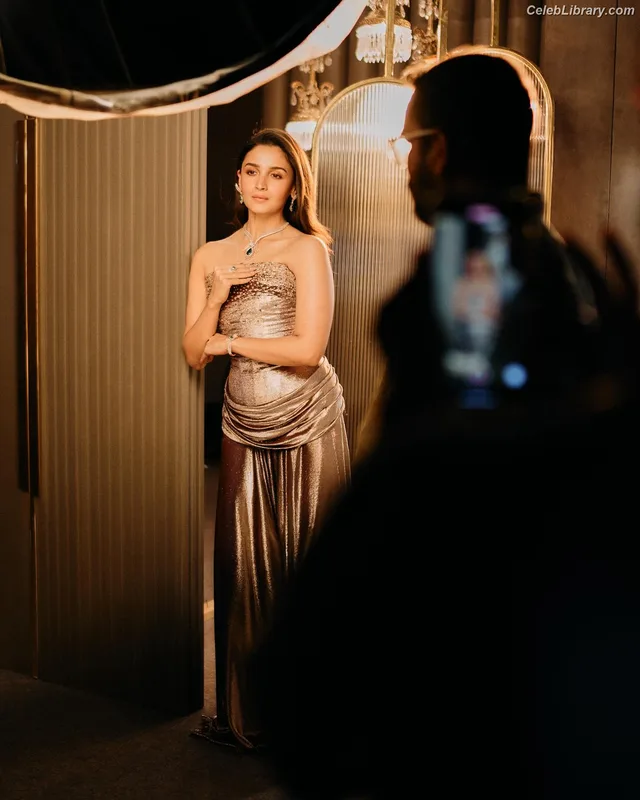 Alia Bhatt photo 9 of 167