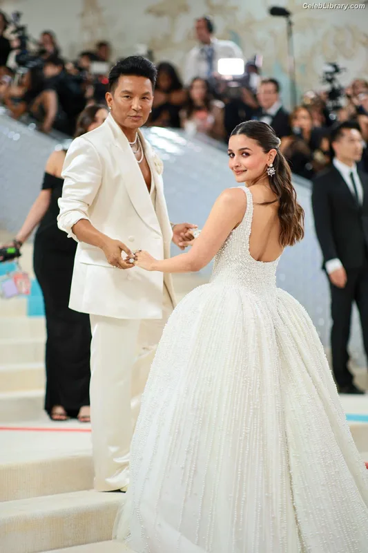 Alia Bhatt photo 21 of 167