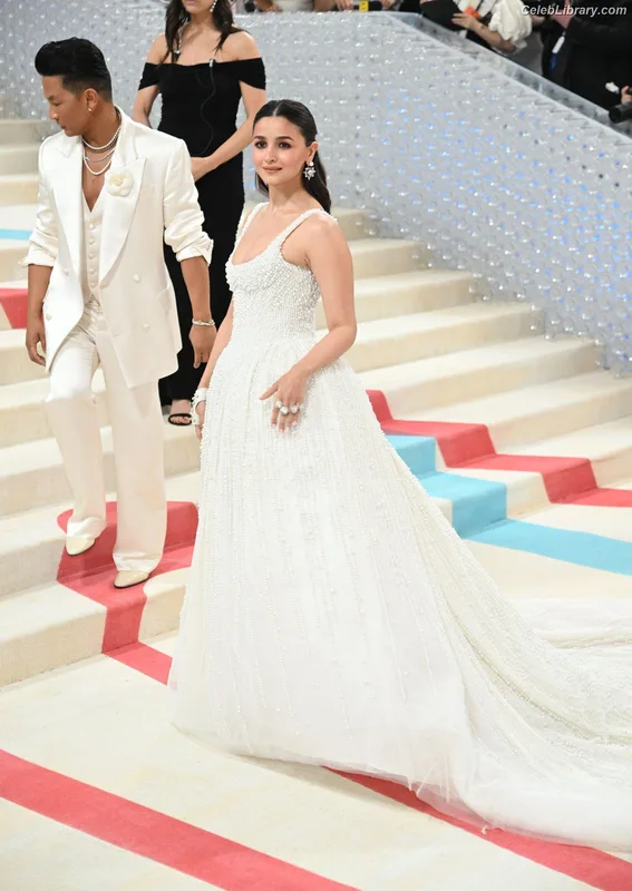 Alia Bhatt photo 5 of 167