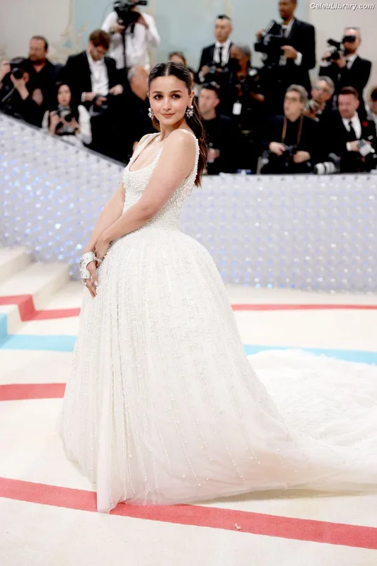 Alia Bhatt photo 6 of 167