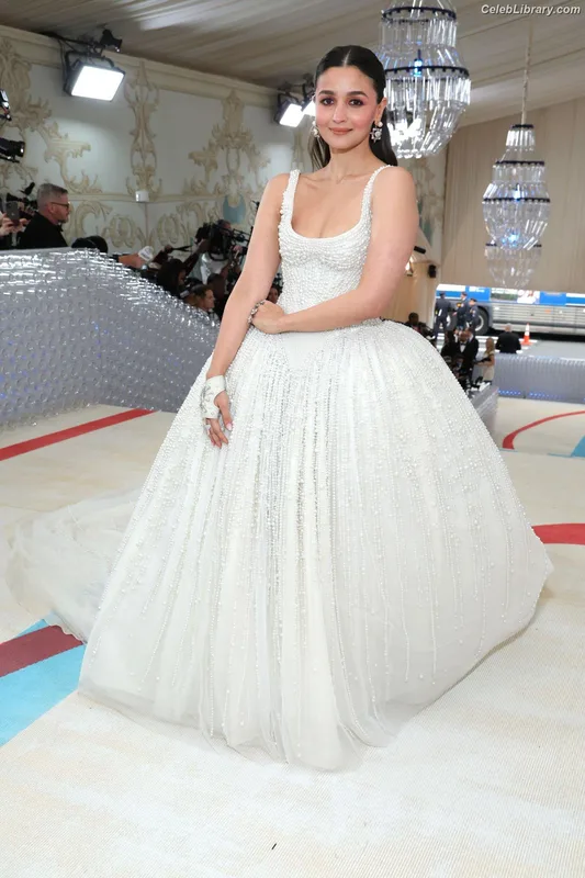 Alia Bhatt photo 7 of 167