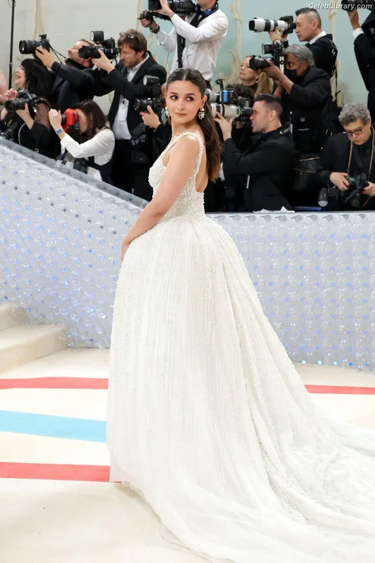 Alia Bhatt photo 18 of 167
