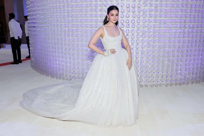 Alia Bhatt photo 22 of 167