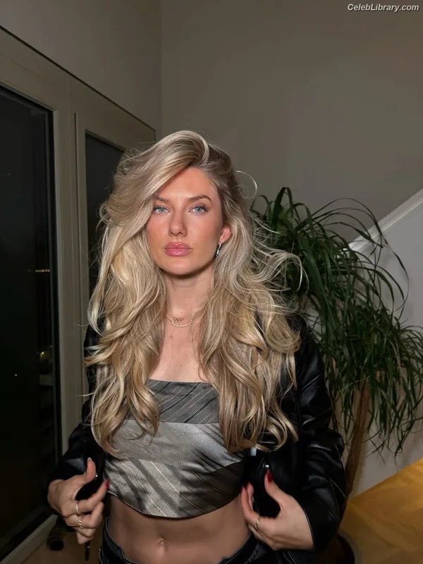 Alica Schmidt photo 21 of 514