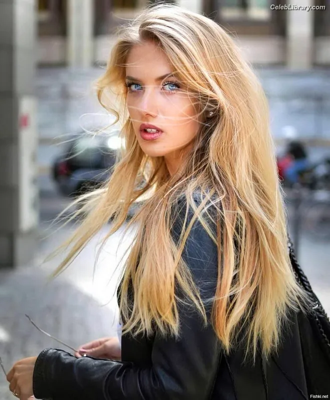 Alica Schmidt photo 7 of 514