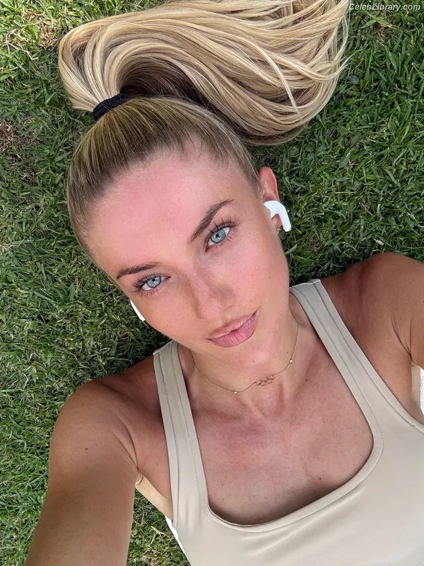 Alica Schmidt photo 8 of 514