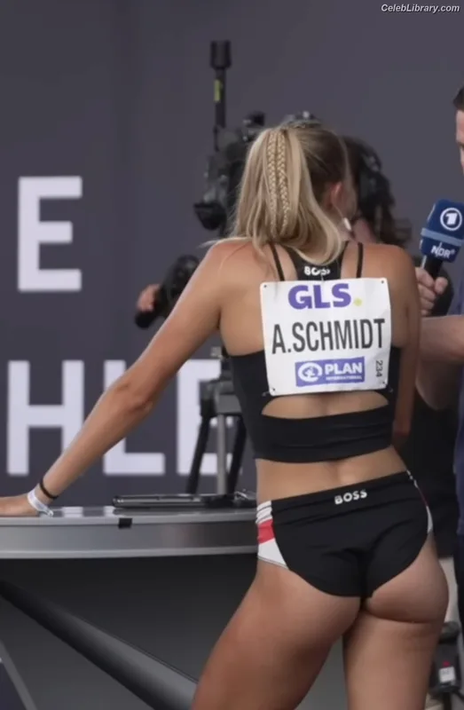 Alica Schmidt photo 10 of 514