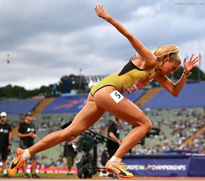 Alica Schmidt photo 23 of 514