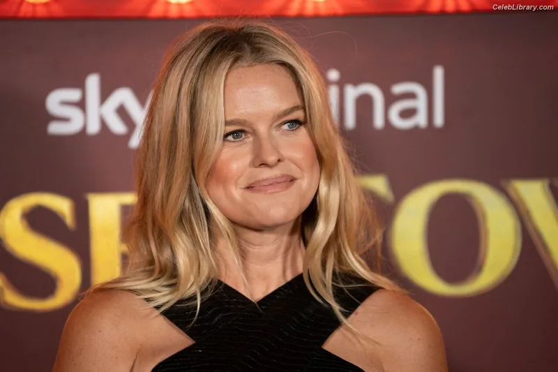 Alice Eve photo 10 of 411