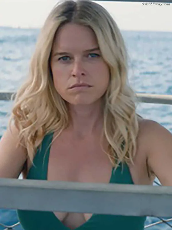 Alice Eve photo 15 of 411
