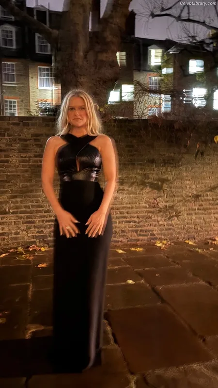Alice Eve photo 21 of 411