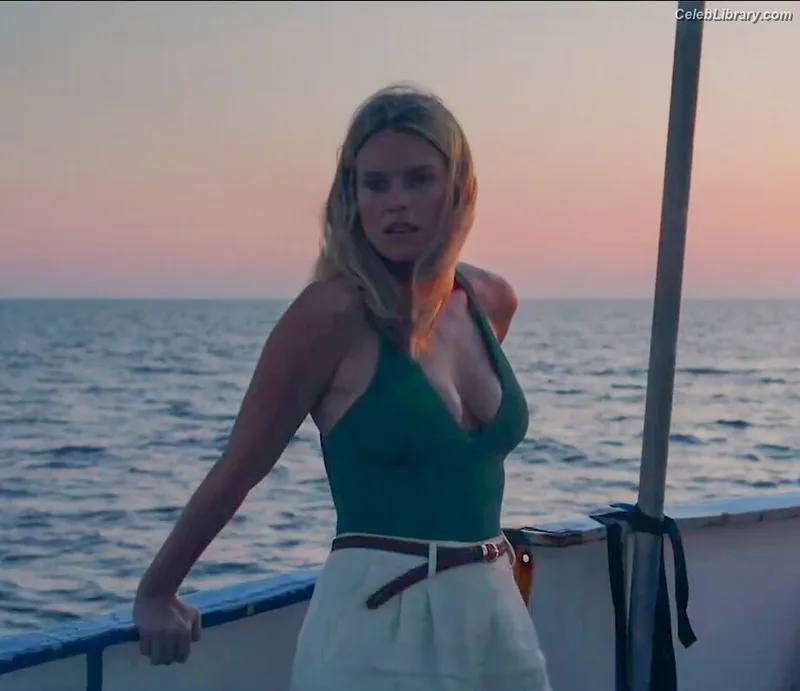 Alice Eve photo 10 of 411