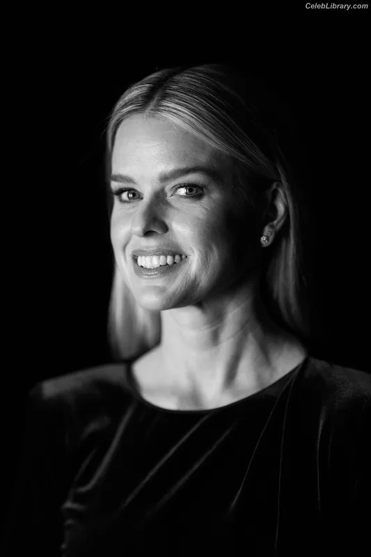 Alice Eve photo 11 of 411