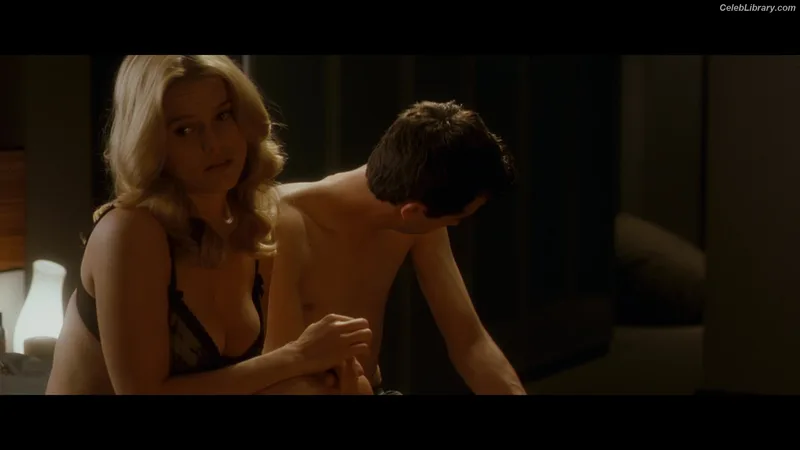 Alice Eve photo 23 of 411