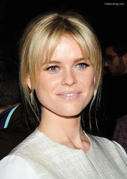 Alice Eve photo 17 of 411
