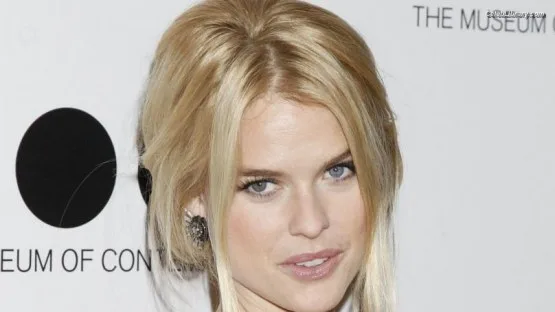 Alice Eve photo 20 of 411