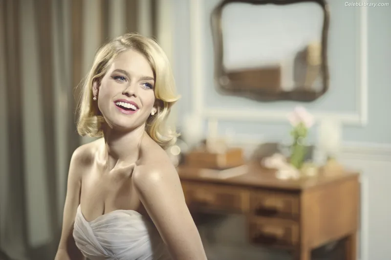 Alice Eve photo 3 of 411