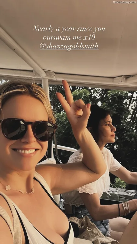 Alice Eve photo 17 of 411