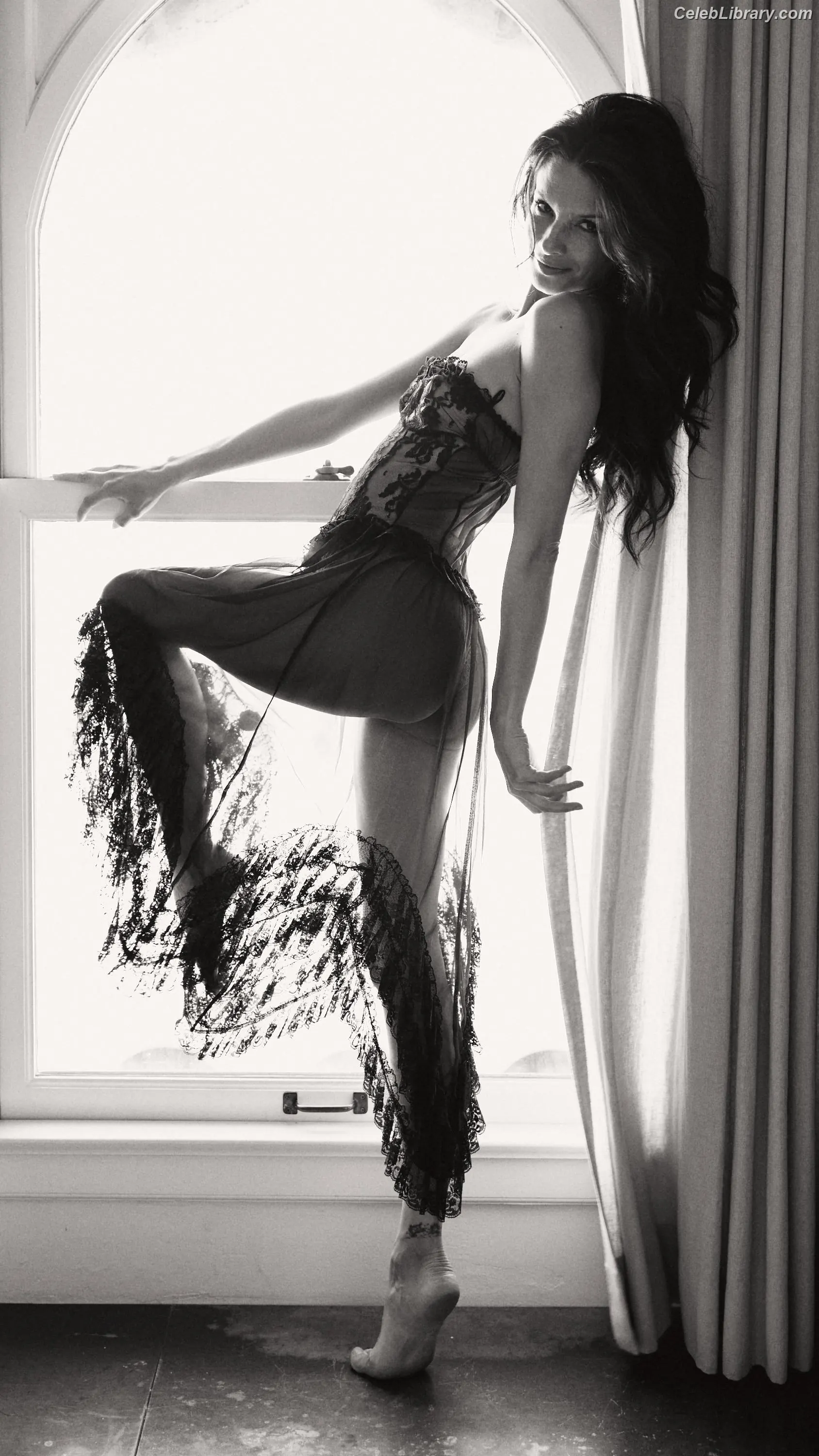 Alice Greczyn photo 12 of 131
