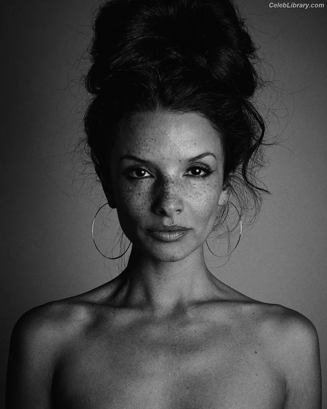 Alice Greczyn photo 14 of 132