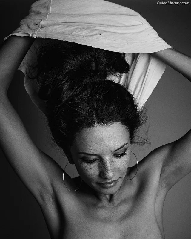 Alice Greczyn photo 15 of 132