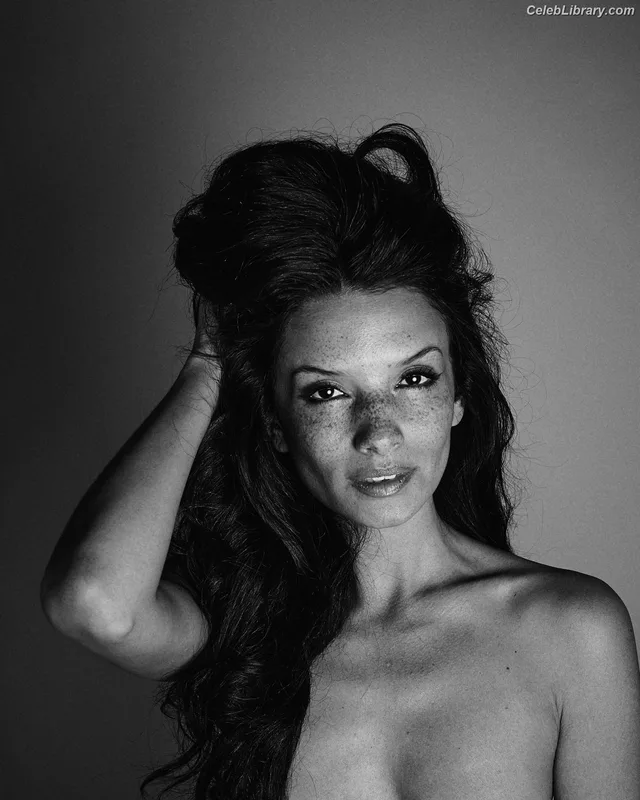 Alice Greczyn photo 16 of 132
