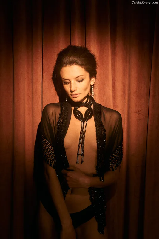 Alice Greczyn photo 20 of 132