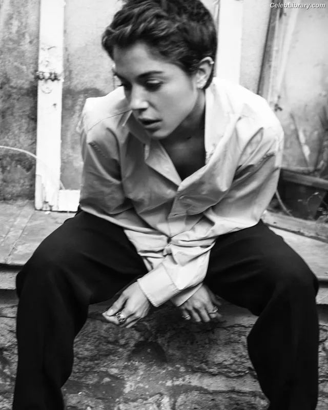 Alice Isaaz photo 8 of 178