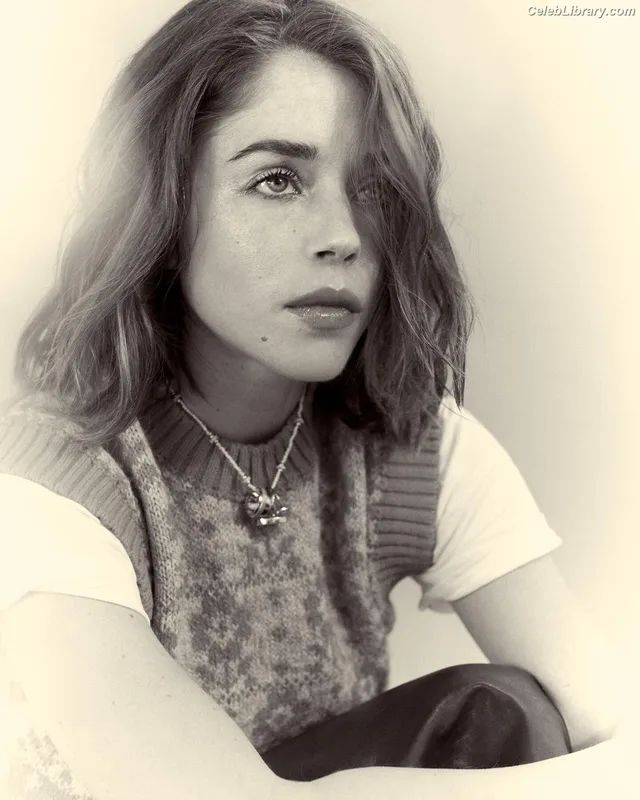Alice Isaaz photo 19 of 178