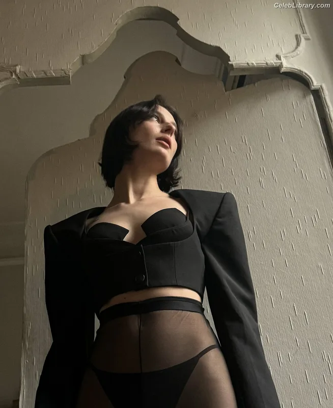 Alice Pagani photo 10 of 393