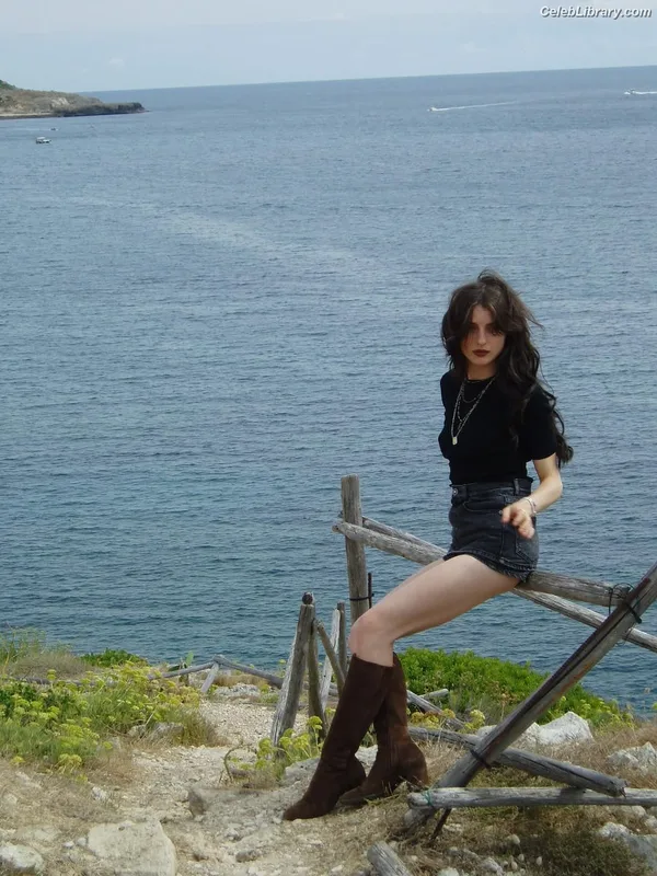 Alice Pagani photo 17 of 393