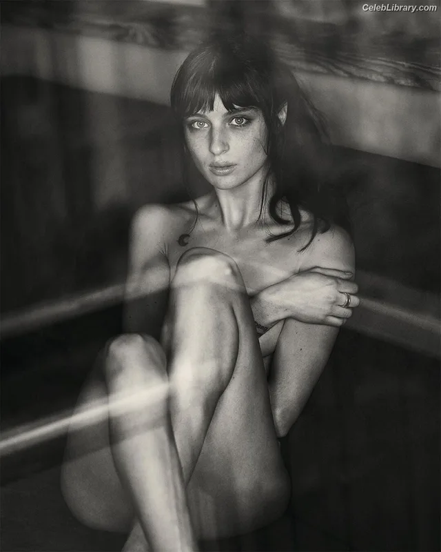 Alice Pagani photo 6 of 393