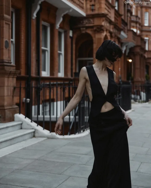 Alice Pagani photo 21 of 393