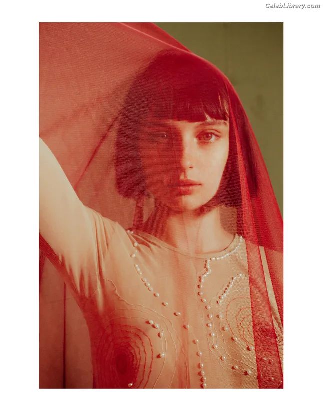 Alice Pagani photo 8 of 393