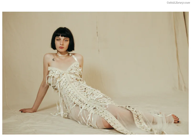 Alice Pagani photo 14 of 393