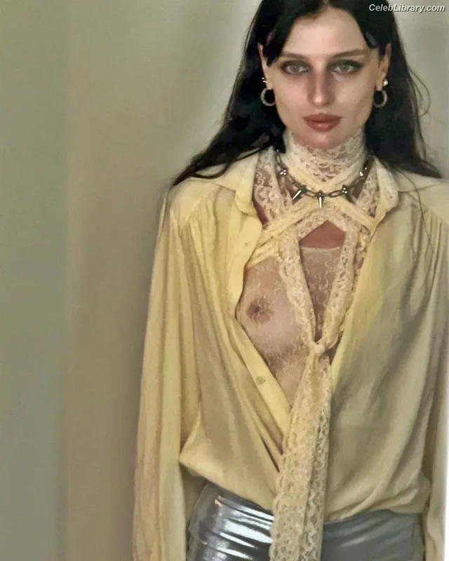 Alice Pagani photo 20 of 393