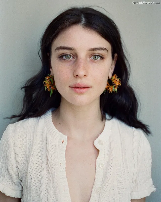 Alice Pagani photo 13 of 393