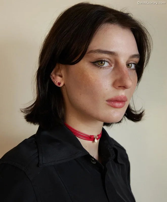 Alice Pagani photo 1 of 393