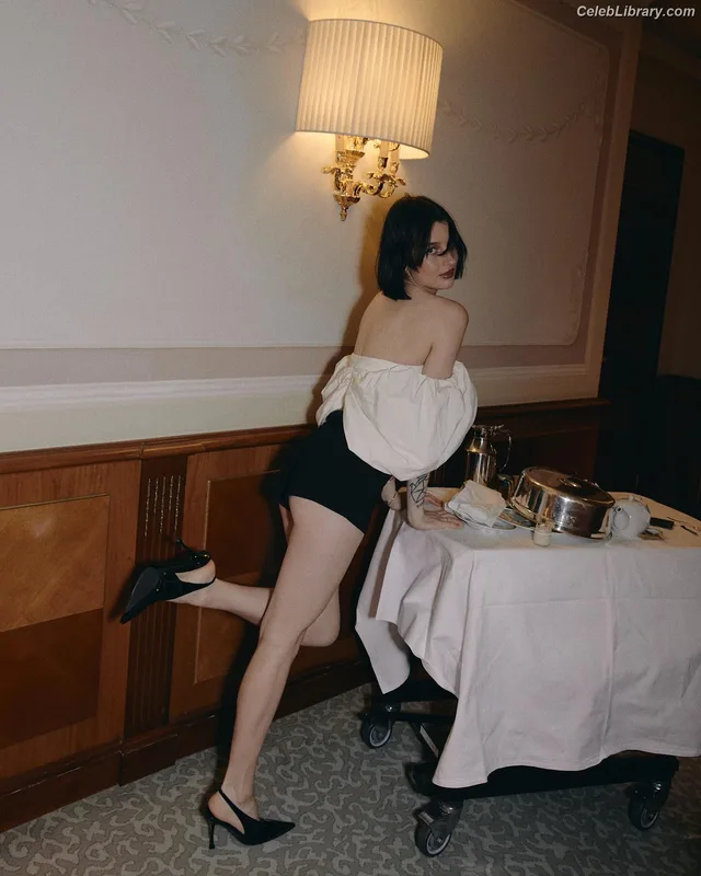 Alice Pagani photo 15 of 393
