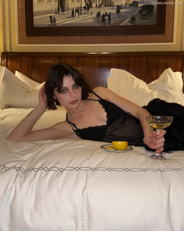 Alice Pagani photo 11 of 393