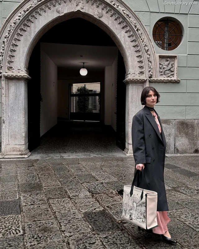 Alice Pagani photo 21 of 393